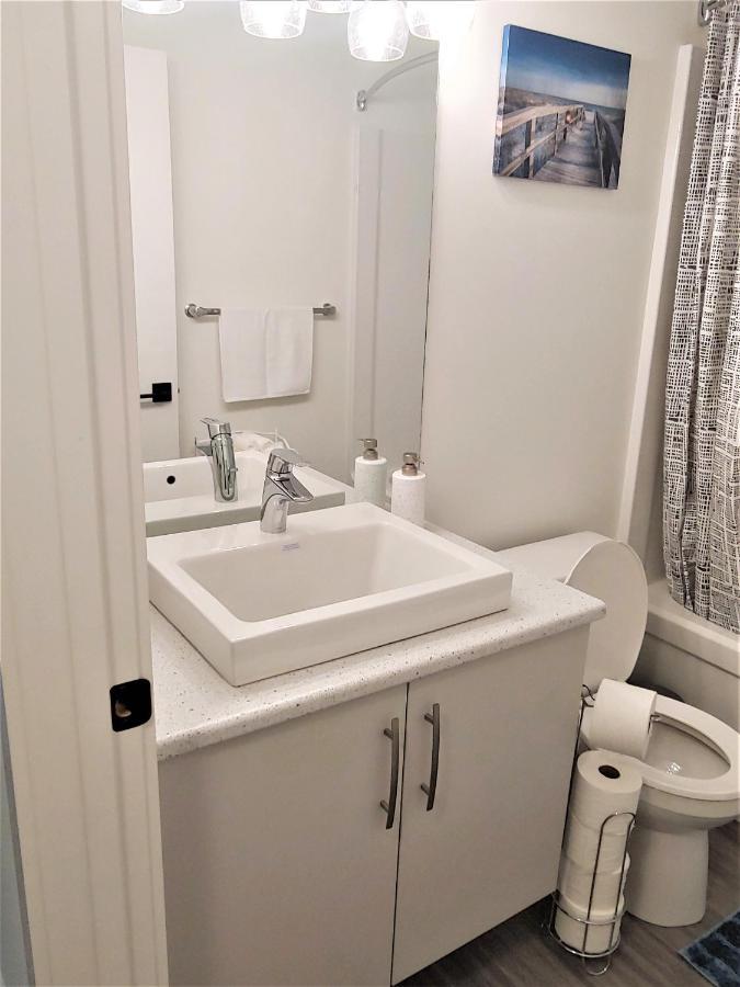 Serene 2 Bedroom Condo With Balcony And Lakeview Winnipeg Ngoại thất bức ảnh