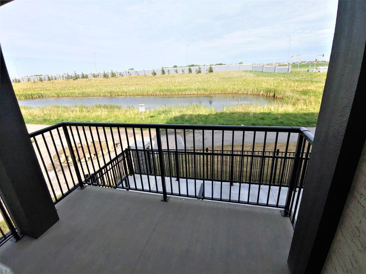 Serene 2 Bedroom Condo With Balcony And Lakeview Winnipeg Ngoại thất bức ảnh